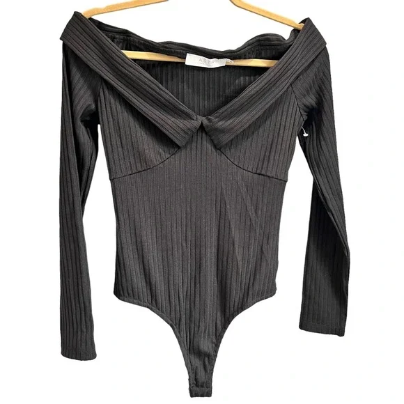 ASTR Nola Ribbed Knit Off the Shoulder Bodysuit S - Picture 6 of 9